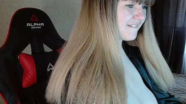 Miaxfox online show from November 10, 2025, 11:59 am