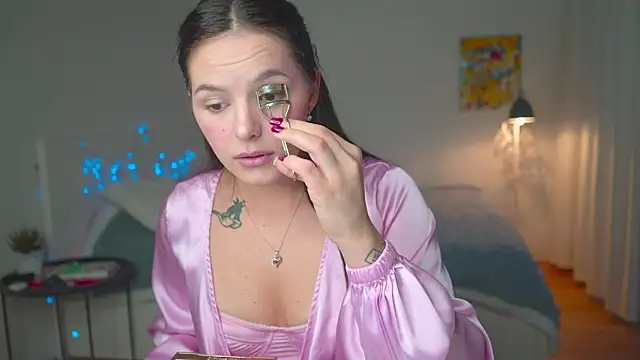 EwelynScott online show from October 19, 2025, 5:16 pm