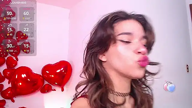 Snapshot of miascarlet_16 chatting on October 13, 2025, 1:34 pm miascarlet 16 online show from October 13, 2025, 1:34 pm