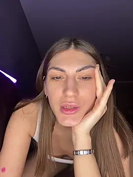 MaggieTurner online show from December 19, 2025, 3:47 pm