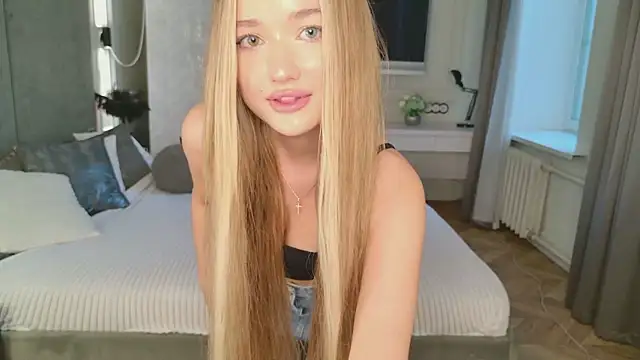 Snapshot of milaa_sun chatting on July 1, 2026, 2:01 am milaa sun online show from July 1, 2026, 2:01 am