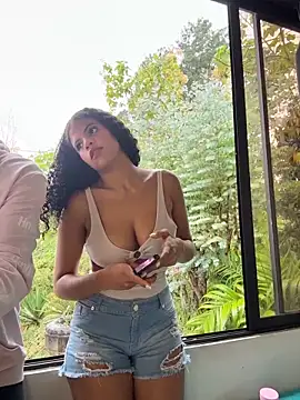 Rose-andres online show from December 5, 2025, 7:12 pm