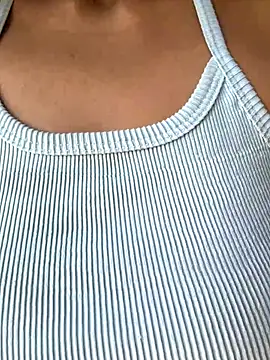 Rose-andres online show from October 25, 2025, 4:07 pm