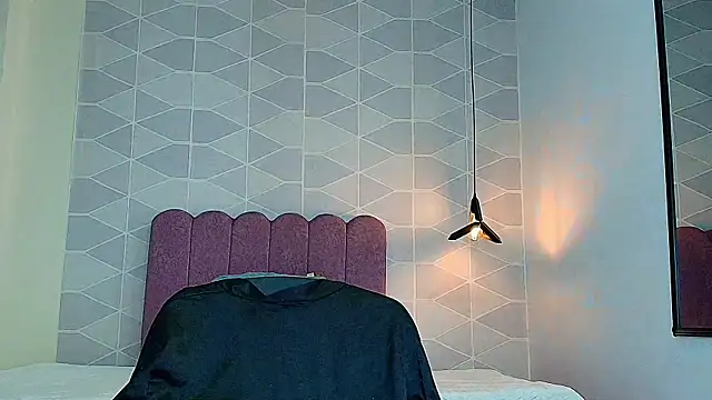 Aly Loving online show from December 1, 2025, 8:32 pm