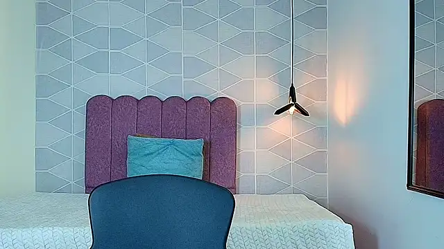 Aly Loving online show from November 25, 2025, 8:20 pm