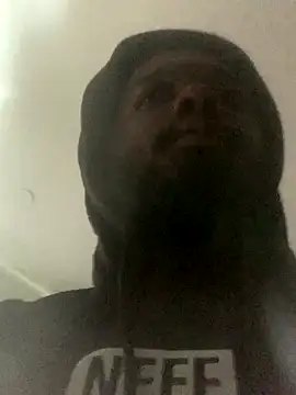 Snapshot of sneakdalink chatting on November 14, 2025, 3:48 pm sneakdalink online show from November 14, 2025, 3:48 pm