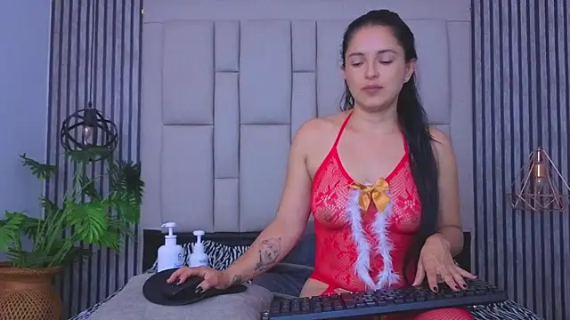 bryonycutee online show from May 15, 2026, 11:19 am