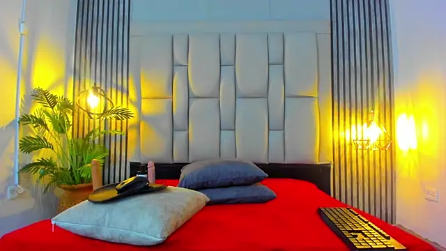 Snapshot of bryonycutee chatting on November 27, 2025, 12:16 pm bryonycutee online show from November 27, 2025, 12:16 pm