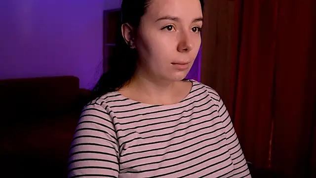 Snapshot of Di_na_Bell chatting on November 6, 2025, 6:50 am Di na Bell online show from November 6, 2025, 6:50 am