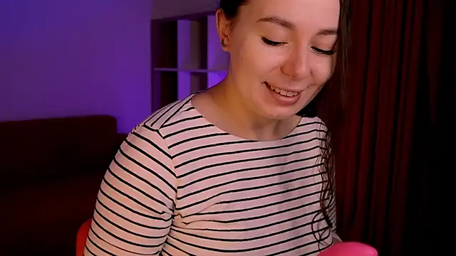 Snapshot of Di_na_Bell chatting on November 5, 2025, 6:49 am Di na Bell online show from November 5, 2025, 6:49 am