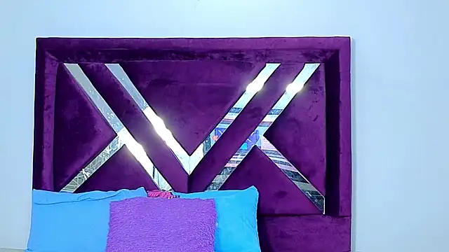 cuteeimy online show from November 26, 2025, 6:30 pm