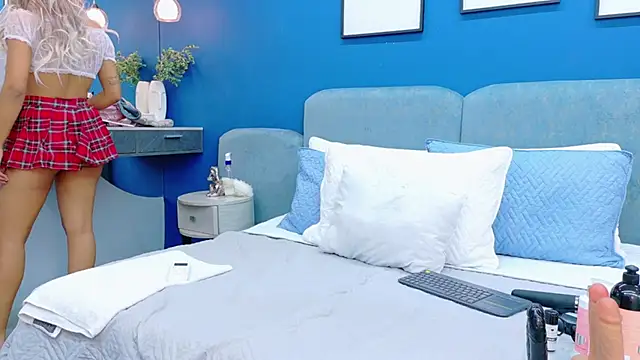 Snapshot of lixie_peyton chatting on November 25, 2025, 12:38 pm lixie peyton online show from November 25, 2025, 12:38 pm