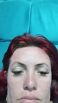 carolinhe  online show from December 2, 2025, 2:52 pm