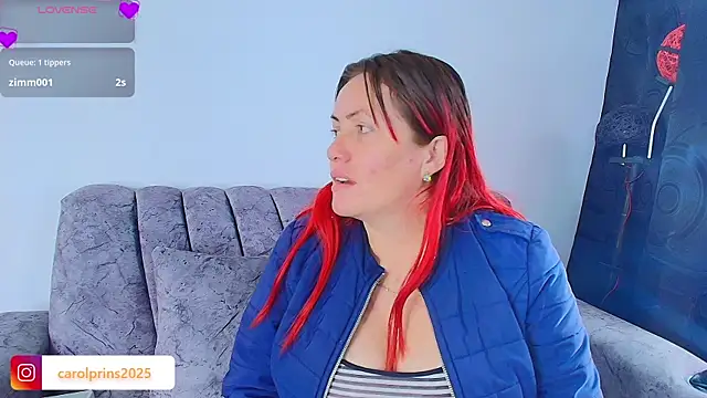 carolinhe  online show from October 17, 2025, 8:21 pm