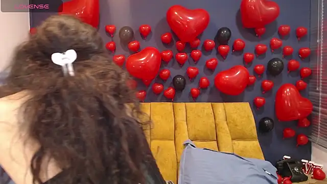 Snapshot of KendraaSimons chatting on February 16, 2026, 7:56 pm KendraaSimons online show from February 16, 2026, 7:56 pm