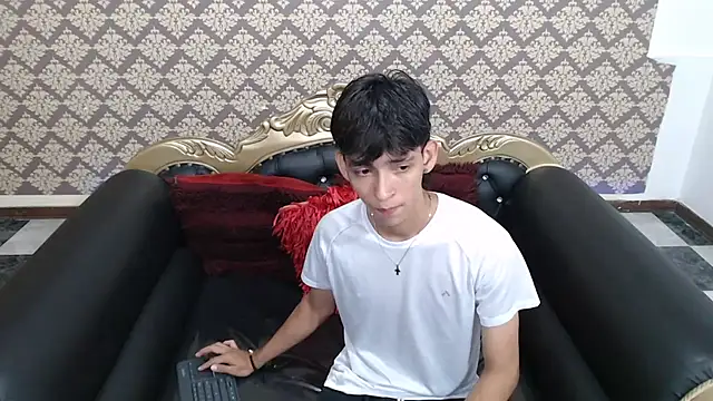 Sebas cat online show from September 13, 2025, 7:58 pm