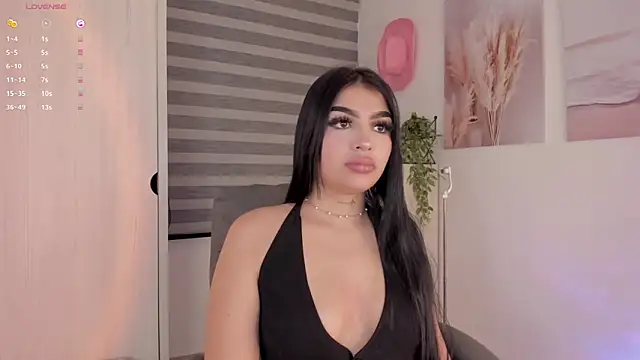 Snapshot of EmmyKenner chatting on September 9, 2025, 10:57 am EmmyKenner online show from September 9, 2025, 10:57 am