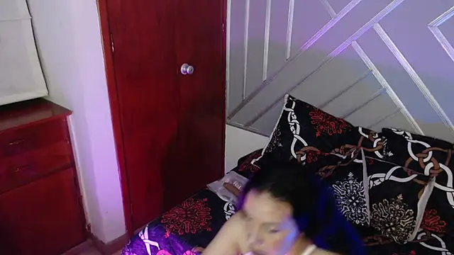 Snapshot of sashabluex chatting on October 9, 2025, 2:34 am sashabluex online show from October 9, 2025, 2:34 am