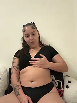 babykalirose online show from October 31, 2025, 4:09 am