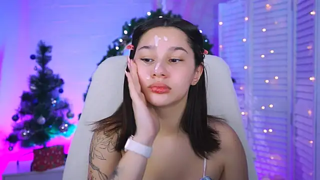 Snapshot of KimClarks_ chatting on December 15, 2025, 1:17 pm KimClarks online show from December 15, 2025, 1:17 pm