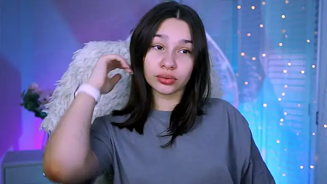 Snapshot of KimClarks_ chatting on November 19, 2025, 12:27 pm KimClarks online show from November 19, 2025, 12:27 pm