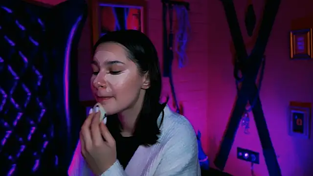 Snapshot of KimClarks_ chatting on October 15, 2025, 10:12 am KimClarks  online show from October 15, 2025, 10:12 am