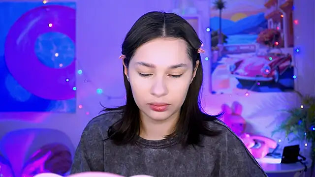 Snapshot of KimClarks_ chatting on November 13, 2025, 12:31 pm KimClarks online show from November 13, 2025, 12:31 pm