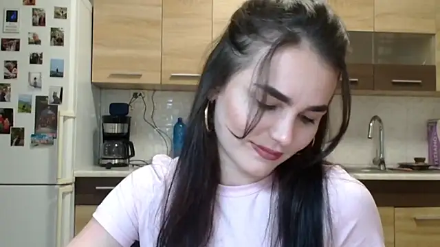 Snapshot of Silviaa_a chatting on December 20, 2025, 8:22 pm Silviaa a online show from December 20, 2025, 8:22 pm