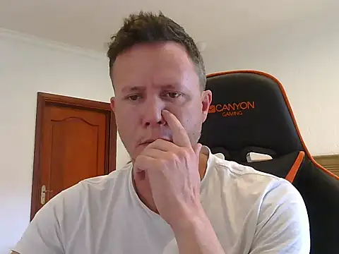 Snapshot of TroyDieselXXX chatting on December 23, 2025, 6:02 am TroyDieselXXX online show from December 23, 2025, 6:02 am