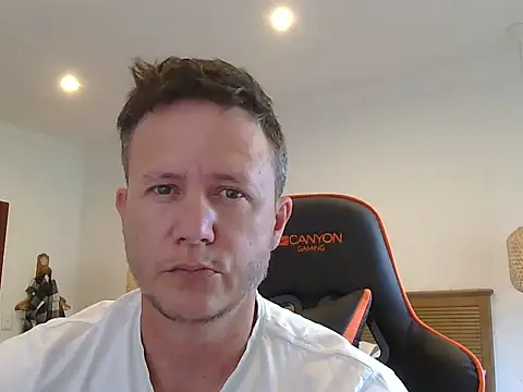 Snapshot of TroyDieselXXX chatting on February 11, 2026, 5:29 am TroyDieselXXX online show from February 11, 2026, 5:29 am