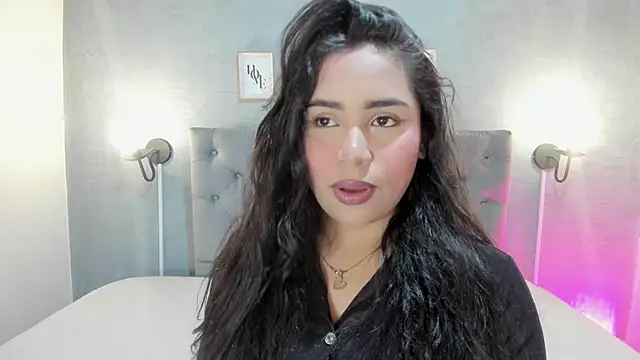 GiannaSlimJB online show from September 26, 2025, 3:24 am