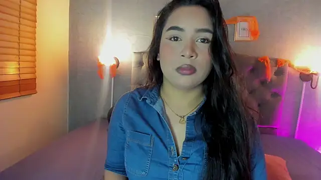 GiannaSlimJB online show from October 7, 2025, 3:18 am