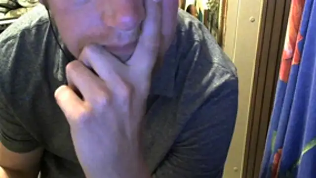 Snapshot of Holken89 chatting on July 12, 2026, 8:42 pm Holken89 online show from July 12, 2026, 8:42 pm