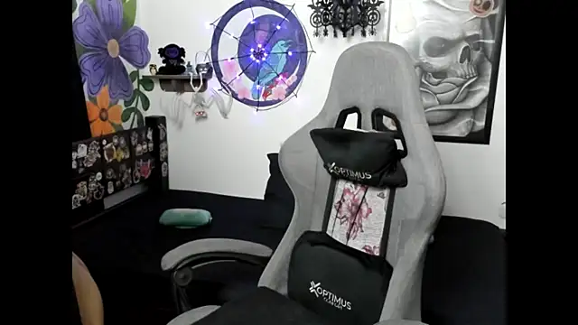 Luna0ciaran online show from November 1, 2025, 5:57 am