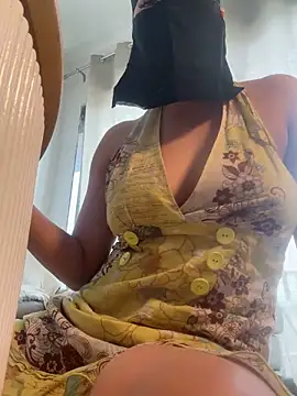 Snapshot of latinabhabi chatting on November 8, 2025, 7:34 am latinabhabi online show from November 8, 2025, 7:34 am