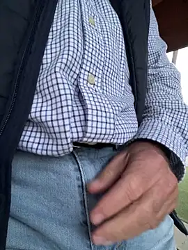 Snapshot of cyclone1212 chatting on November 14, 2025, 11:47 am cyclone1212 online show from November 14, 2025, 11:47 am