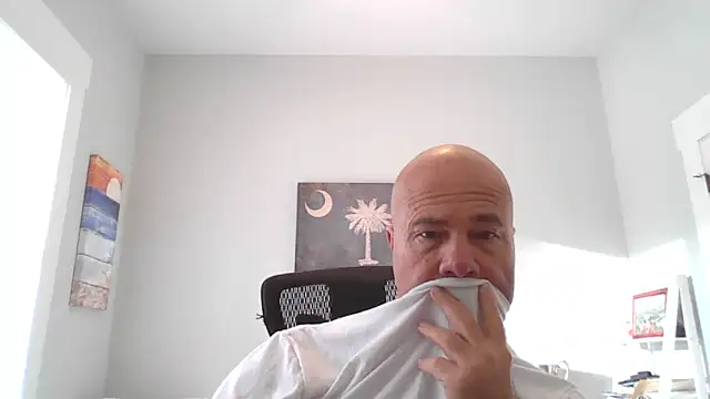 Snapshot of cyclone1212 chatting on November 25, 2025, 1:11 pm cyclone1212 online show from November 25, 2025, 1:11 pm