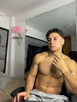 Snapshot of MR_MUSCLE chatting on November 19, 2025, 12:05 pm MR MUSCLE online show from November 19, 2025, 12:05 pm