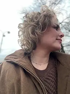 KellyKeler online show from December 19, 2025, 1:13 pm