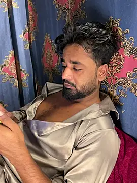 Munny6677 online show from April 4, 2026, 7:31 pm