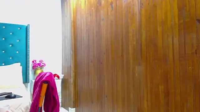 Snapshot of KimScarleth chatting on December 20, 2025, 3:04 pm KimScarleth online show from December 20, 2025, 3:04 pm