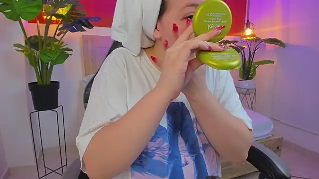 kitty sweeety  online show from February 3, 2026, 7:30 pm