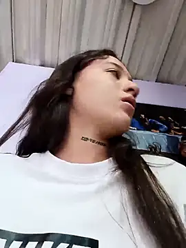 Arii collins1 online show from November 6, 2025, 6:23 pm