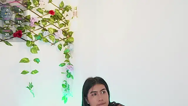 saraBow online show from October 6, 2025, 5:57 pm