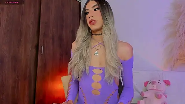 Samantha Magic online show from September 17, 2025, 3:08 am