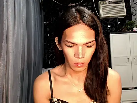 ladyhotcuming online show from May 31, 2026, 3:07 pm