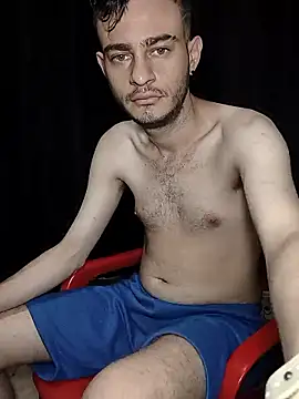 Snapshot of bigcockwhite777 chatting on January 6, 2026, 2:15 am bigcockwhite777 online show from January 6, 2026, 2:15 am