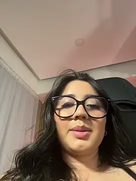 Snapshot of Michelle_Zoe chatting on June 3, 2026, 5:19 am Michelle Zoe online show from June 3, 2026, 5:19 am