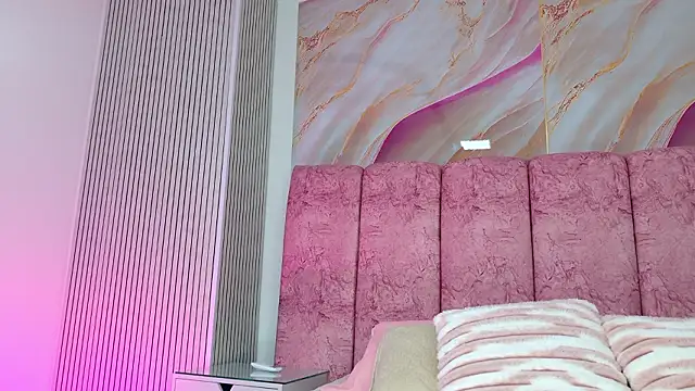 Snapshot of emmacurvy chatting on February 5, 2026, 3:02 am emmacurvy online show from February 5, 2026, 3:02 am