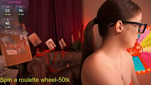 Snapshot of EmiliyaRoude chatting on September 9, 2025, 12:25 pm EmiliyaRoude online show from September 9, 2025, 12:25 pm